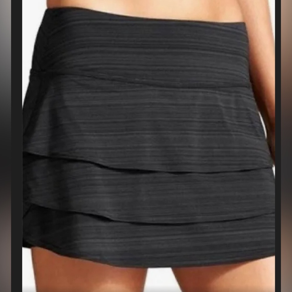 Athleta Stripe Swagger Skort drawstring women’s size medium